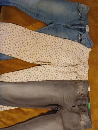 Lote de ropa jeans de marca Zara, Stradivarius...