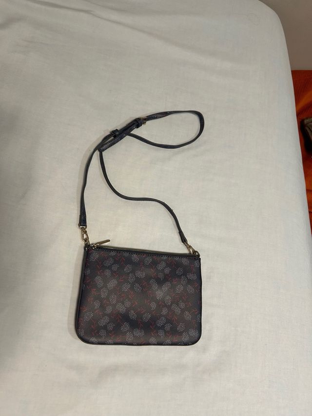 Bolso Parfois azul marino rectangular estampado