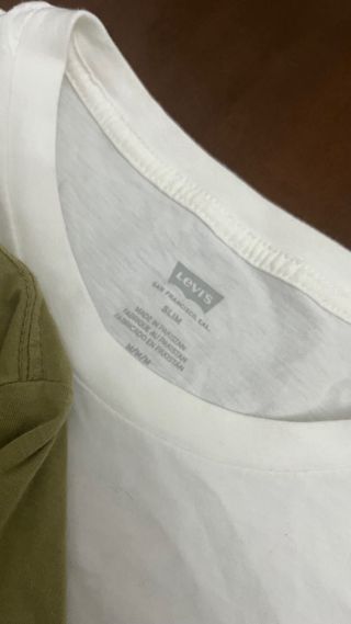 2 Camisetas Levis Básicas Verde y Blanca