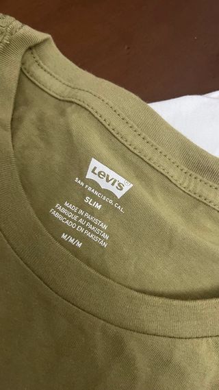 2 Camisetas Levis Básicas Verde y Blanca