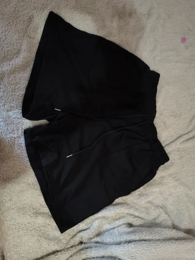 Pantalón corto deportivo negro