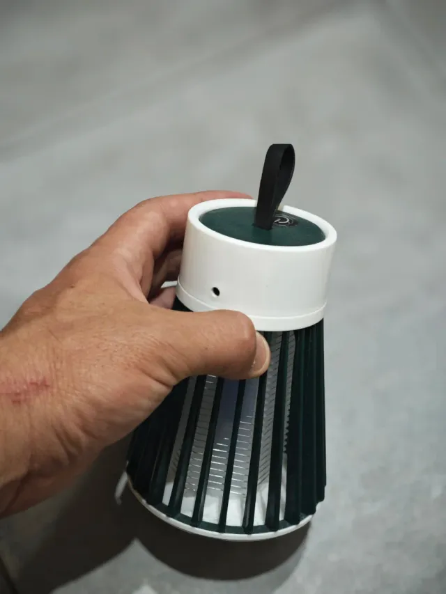 Lámpara Mata Mosquitos USB.