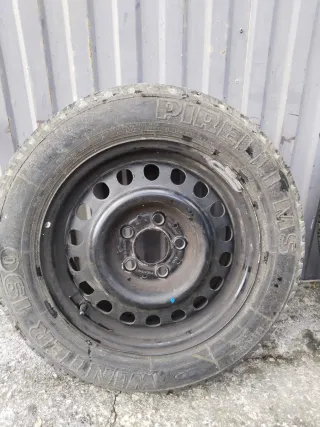 Llanta Mercedes Pirelli Winter 195/65 R15