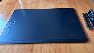 Tableta Gráfica Wacom Intuos Pro (Modelo: PTH-860)