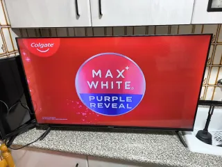 Televisor Negro Hisense 40"