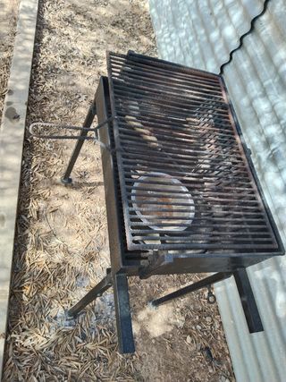 Barbacoa de hierro 
negra