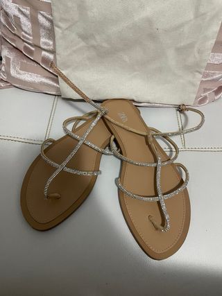 Sandalias Zara Beige y Plateadas