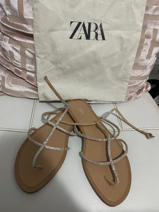 Sandalias Zara Beige y Plateadas