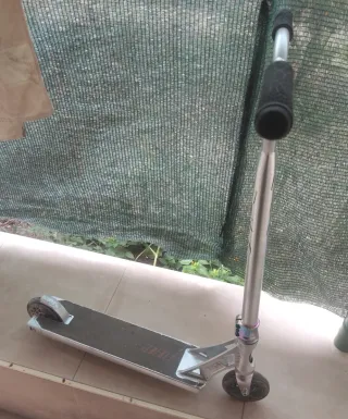 Patín de trucos NKD.