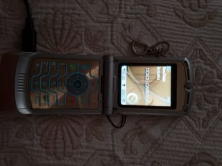 Motorola V3x Dolce & Gabbana Oro