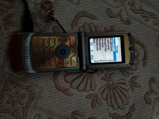 Motorola V3x Dolce & Gabbana Oro