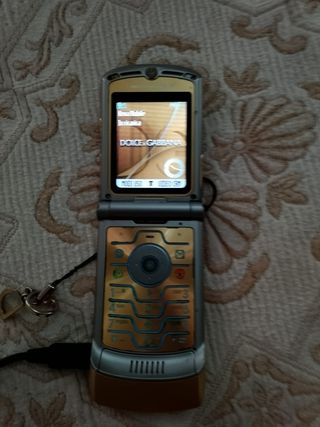 Motorola V3x Dolce & Gabbana Oro