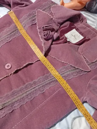 Traje chaqueta y falda rosa