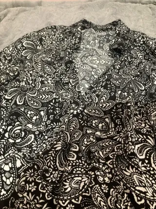 Camisa cruzada Stradivarius estampado