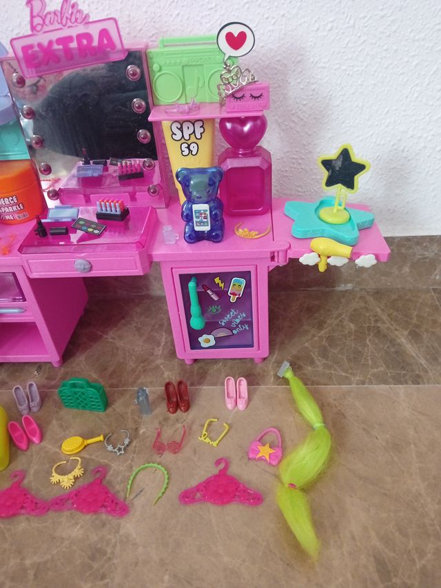 Tocador Barbie Extra con Accesorios