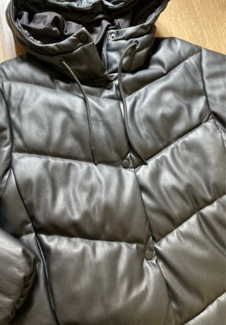 Pull&Bear Abrigo Negro con Capucha