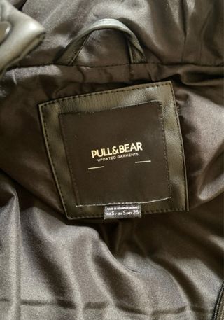 Pull&Bear Abrigo Negro con Capucha