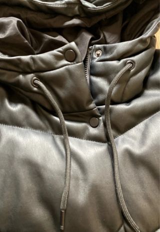 Pull&Bear Abrigo Negro con Capucha