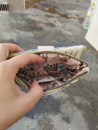Cartera estudio GiBli  viene con su funda nueva 