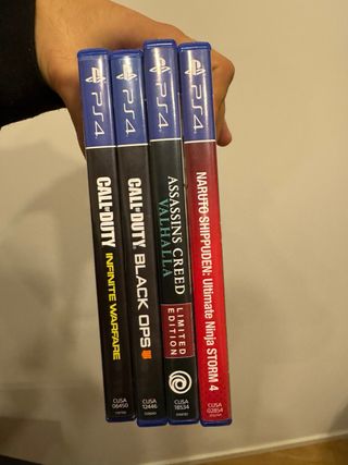 PS4 Slim Bianca + 2 Controller + 4 games