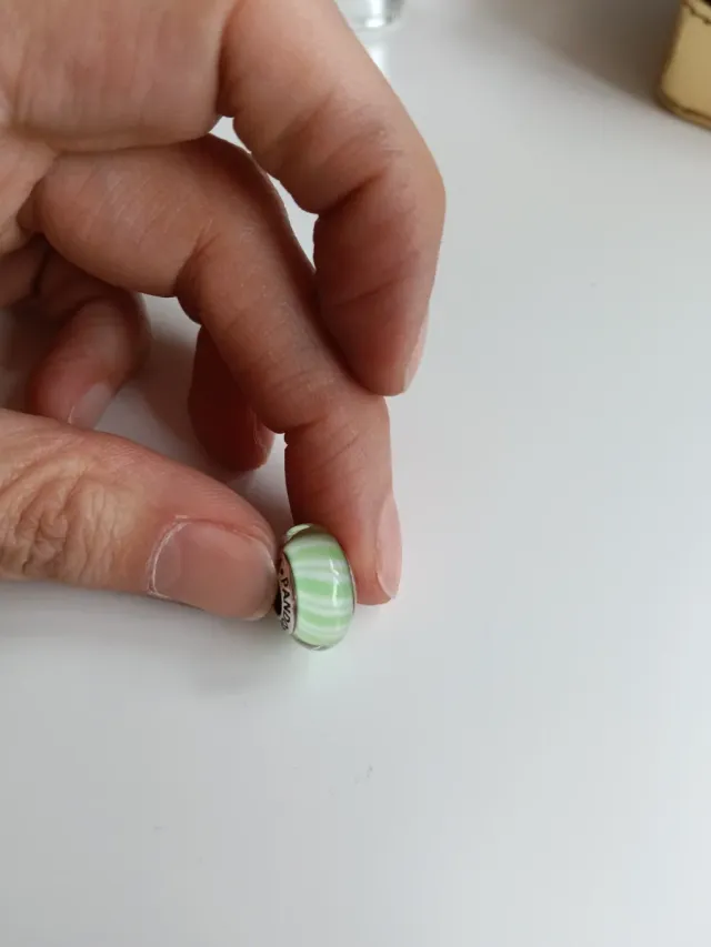 Cuenta Pandora Verde Rayas