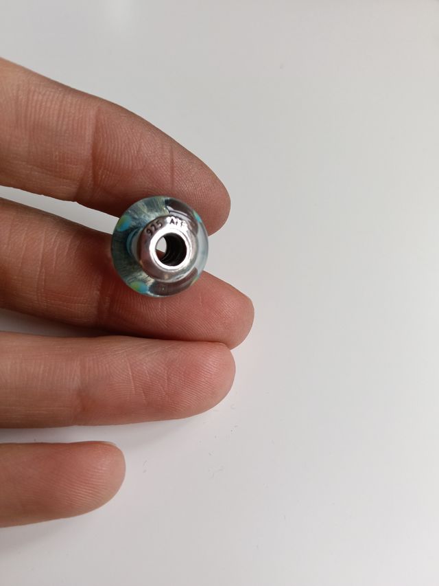 Cuenta Pandora Cristal Azul Lunares