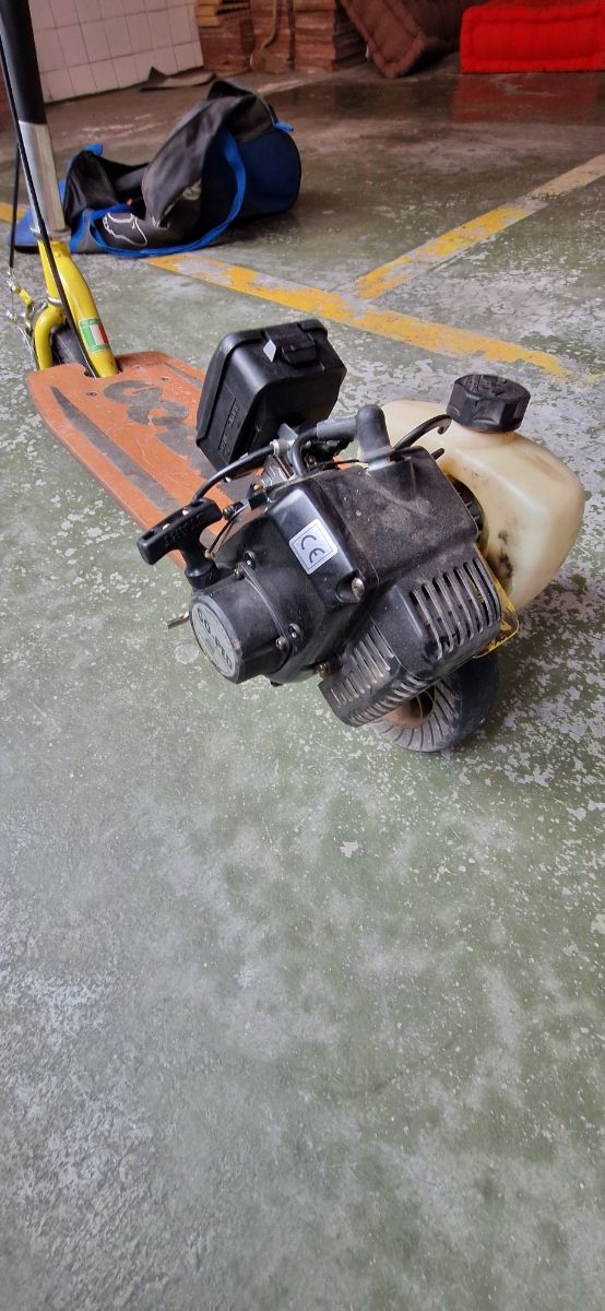 Patinete a motor de gasolina GOPED