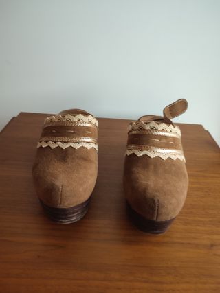 Socas/Tamancas Castanhas com Renda