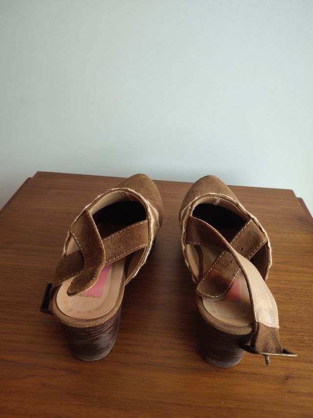 Socas/Tamancas Castanhas com Renda