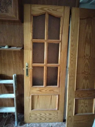 Puerta madera con cristal