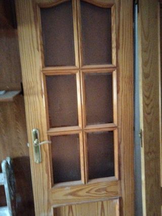 Puerta madera con cristal