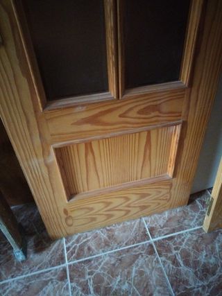 Puerta madera con cristal