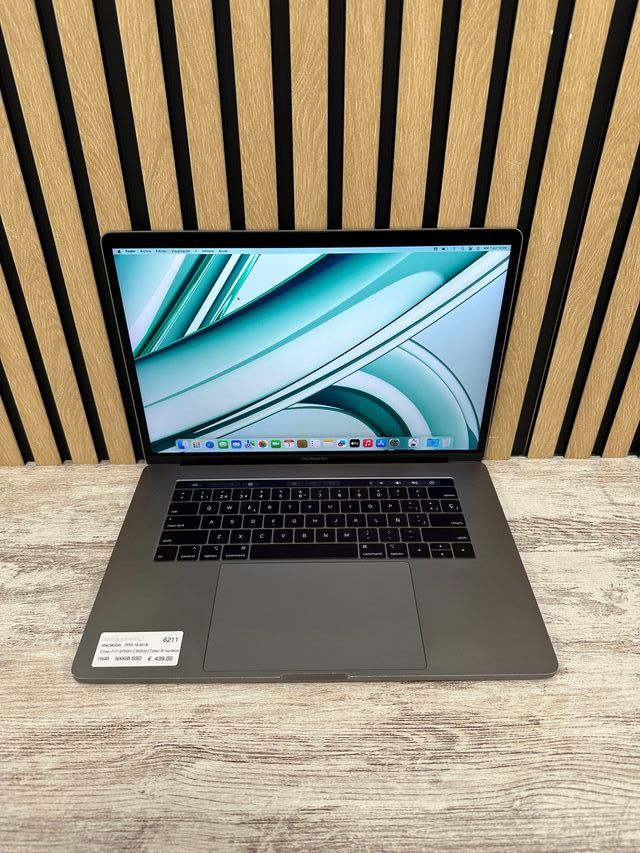 MacBook Pro 15" 2019 i7 16gb 500gb SSD