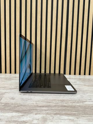 MacBook Pro 15" 2019 i7 16gb 500gb SSD
