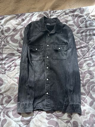 Camisa ZARA Negra Talla S Hombre
excelente estada