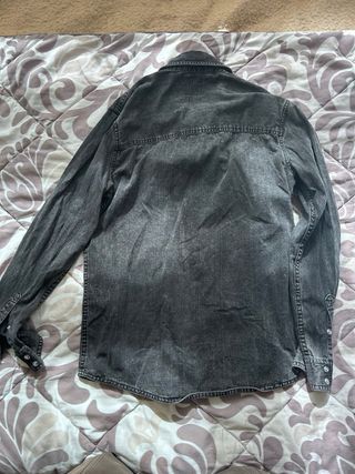 Camisa ZARA Negra Talla S Hombre
excelente estada