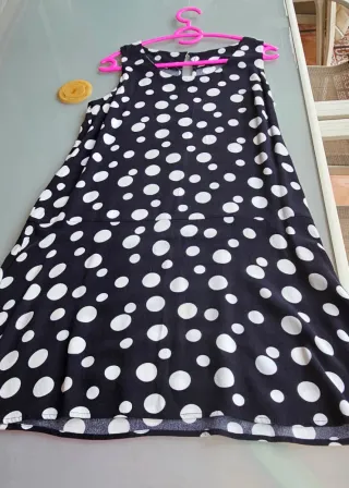 Vestido Negro con Lunares Blancos