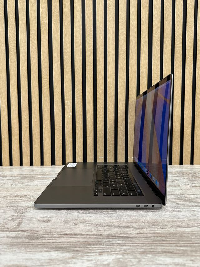 MacBook Pro 16" 2019 i9 32gb 1tb SSD