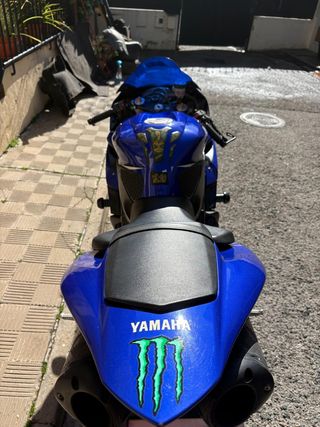 Yamaha R1 Azul