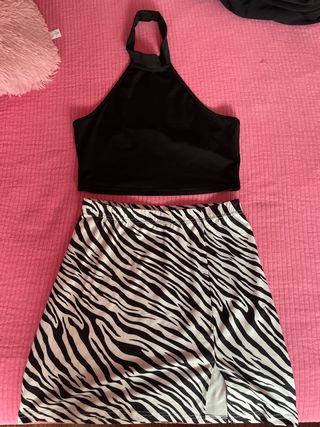 Conjunto Shein Top Negro y Falda Zebra