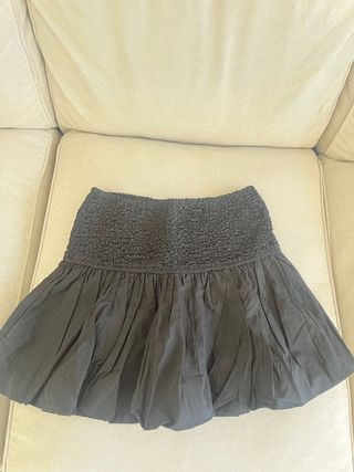 Falda corta negra con elástico