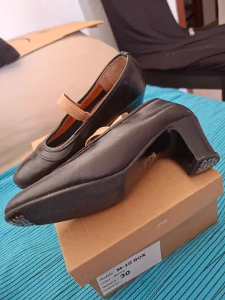 Zapatos Flamenca Profesionales Negros. Talla 30.  