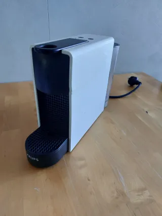Cafetera Nespresso Blanca de cápsulas