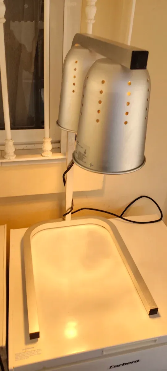 Lámpara infrarroja de pie