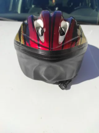 Casco de Bicicleta Mitical Rojo, Negro y dorado