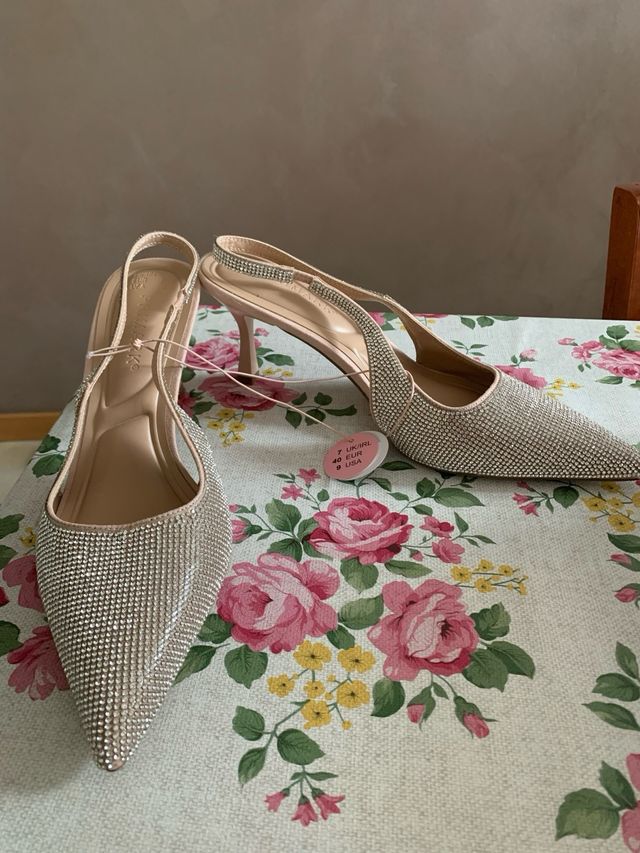 Décolleté con strass