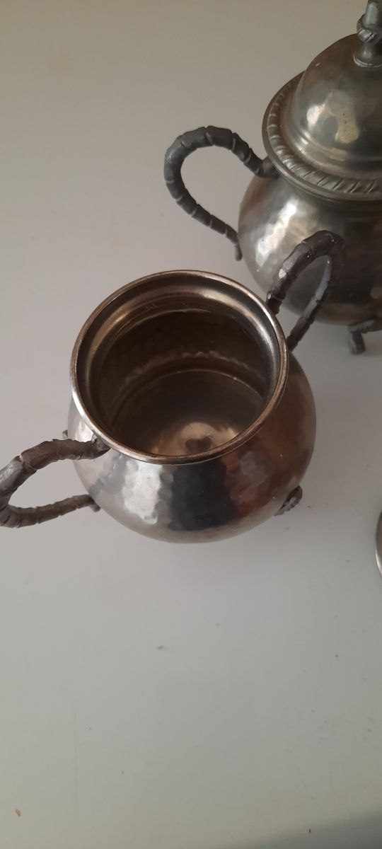 Coppia Oggetti Decorativi in Peltro