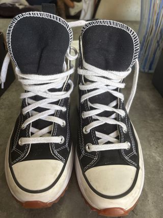 Converse Botas Negras con Cordones Blancos