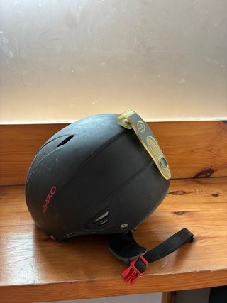 Casco de esquí negro