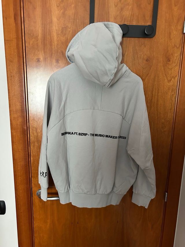 Sudadera Bershka ft Bizarrap Gris